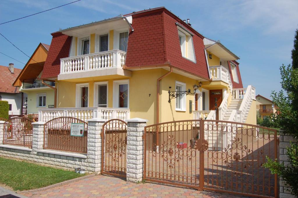 Cedrus Apartmanhaz - Cedrus Koez 7 Zalakaros 佐洛卡罗斯 外观 照片
