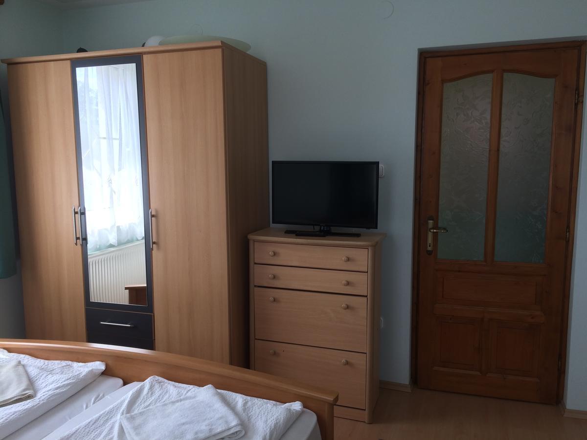 Cedrus Apartmanhaz - Cedrus Koez 7 Zalakaros 佐洛卡罗斯 外观 照片