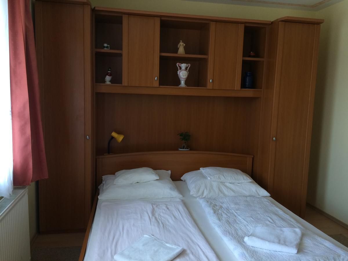 Cedrus Apartmanhaz - Cedrus Koez 7 Zalakaros 佐洛卡罗斯 外观 照片